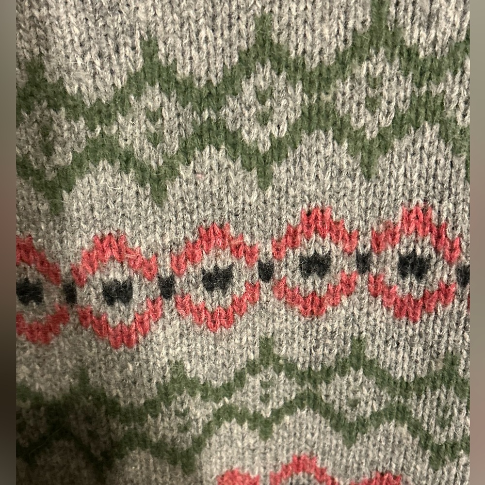 Patterned Gray Cardigan Sweater - image 6